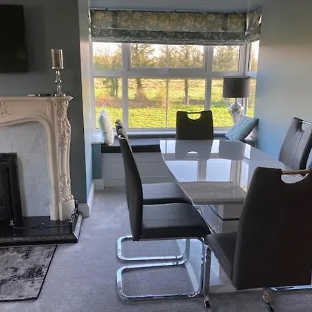 Tailors Lodge, Luxurious Peaceful Apartment- Castleisland, Kerry Castleisland