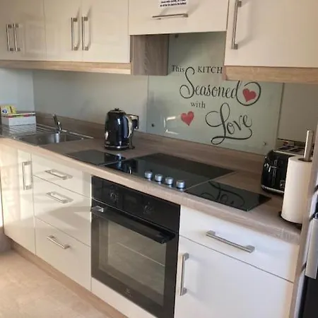 Tailors Lodge, Luxurious Peaceful Apartment- Castleisland, Kerry Apartman