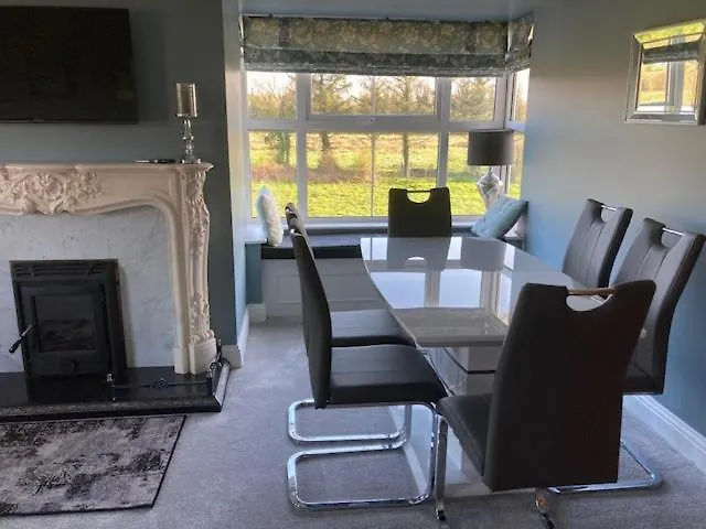 Tailors Lodge, Luxurious Peaceful Apartment- Castleisland, Kerry Castleisland